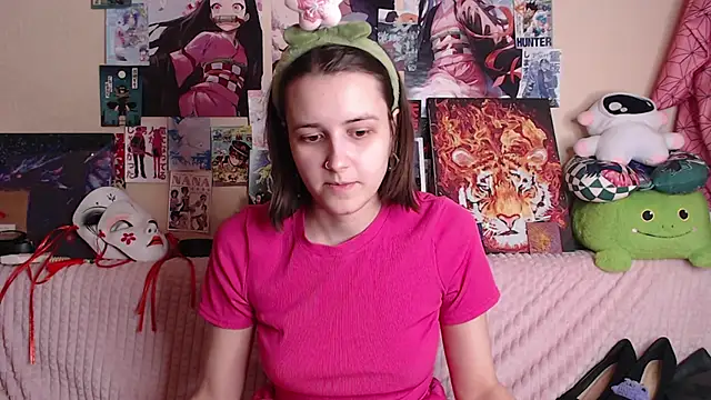 Snapshot of AliceChio chatting on 11-08-25, 08:47 AliceChio online show from 11-08-25, 08:47