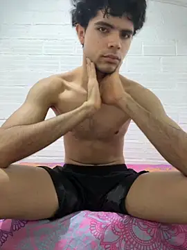 Axel-Mejia online show from 10-11-25, 03:32