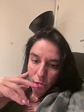 Snapshot of hottyFcup chatting on 04-17-26, 07:39 hottyFcup online show from 04-17-26, 07:39