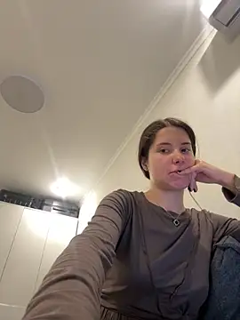 Snapshot of emma_craftt chatting on 11-01-25, 04:42 emma craftt online show from 11-01-25, 04:42