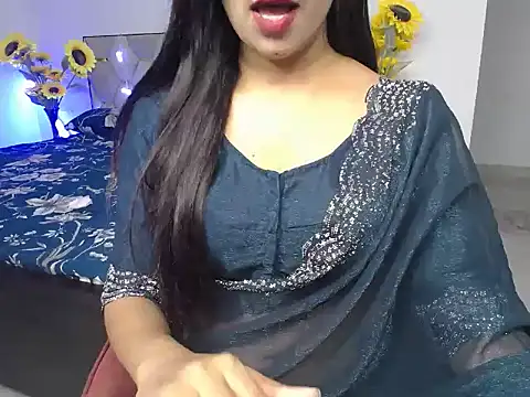 Snapshot of Little_queenn chatting on 09-24-25, 05:38 Little queenn online show from 09-24-25, 05:38