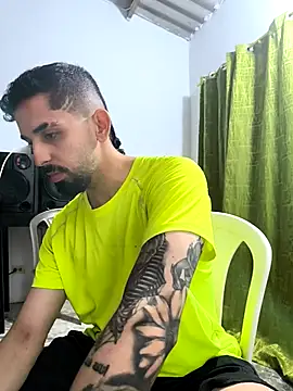 giannis090 online show from 10-15-25, 04:01