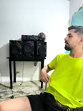 giannis090 online show from 10-22-25, 07:35