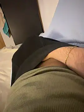 Snapshot of yesirrrr111 chatting on 03-18-26, 04:10 yesirrrr111 online show from 03-18-26, 04:10