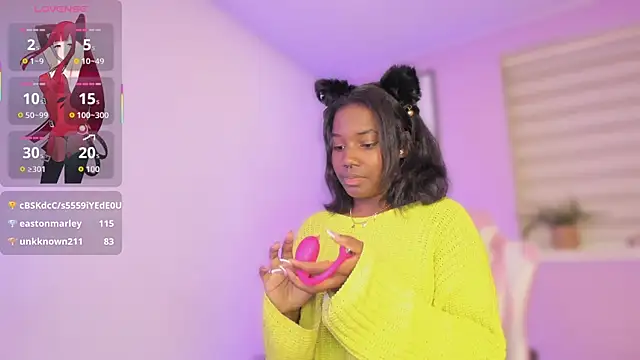 Snapshot of Annia_DH chatting on 09-19-25, 08:38 Annia DH online show from 09-19-25, 08:38