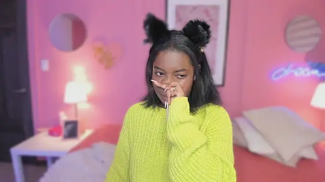 Snapshot of Annia_DH chatting on 09-20-25, 08:10 Annia DH online show from 09-20-25, 08:10