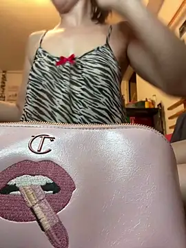 DahliaVonLure online show from 06-10-26, 12:22