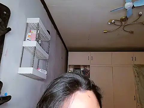 YourNikkieXxx online show from 12-15-25, 06:34