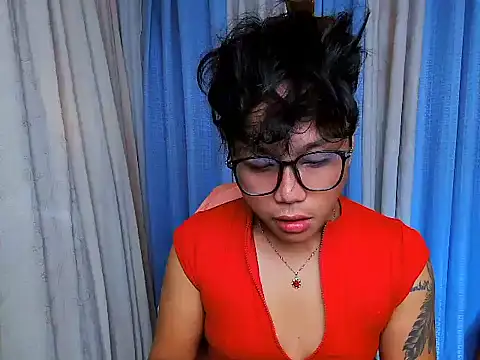 YourNikkieXxx online show from 07-06-26, 05:37