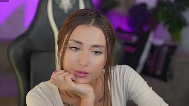 Luna secretgirl online show from 09-15-25, 10:15