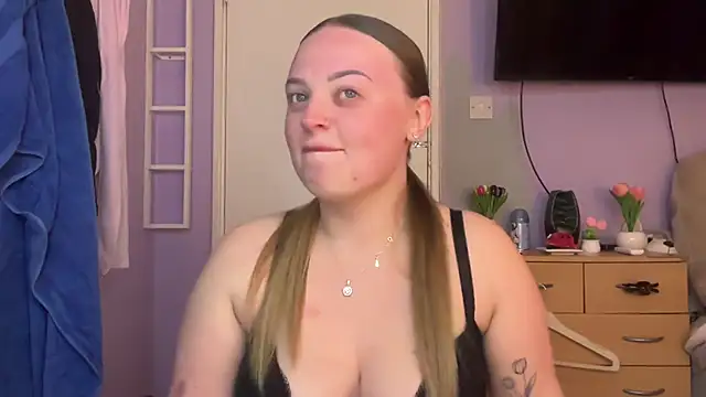 SexySashaxox online show from 04-06-26, 07:59