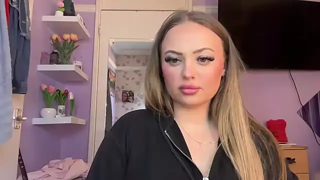 SexySashaxox online show from 04-19-26, 09:50