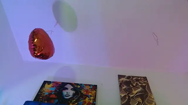 Snapshot of Annie_switt chatting on 04-22-26, 10:39 Annie switt online show from 04-22-26, 10:39