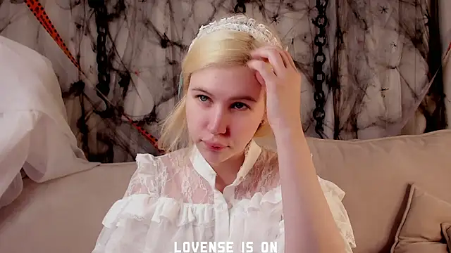 ElizSpieth online show from 11-06-25, 01:28