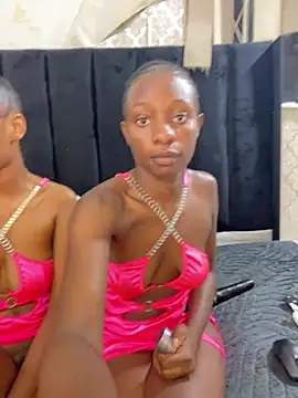 LonelyQueenxx25 online show from 02-23-26, 09:34