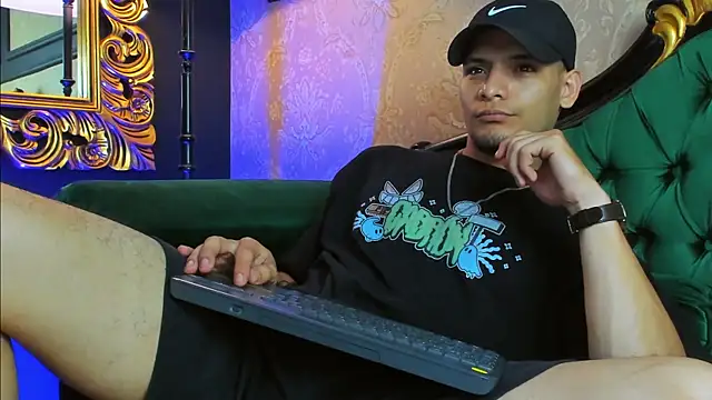 AlessandroKiing online show from 07-18-26, 11:08