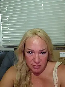 Snapshot of Sugarloveless chatting on 09-28-25, 12:16 Sugarloveless online show from 09-28-25, 12:16