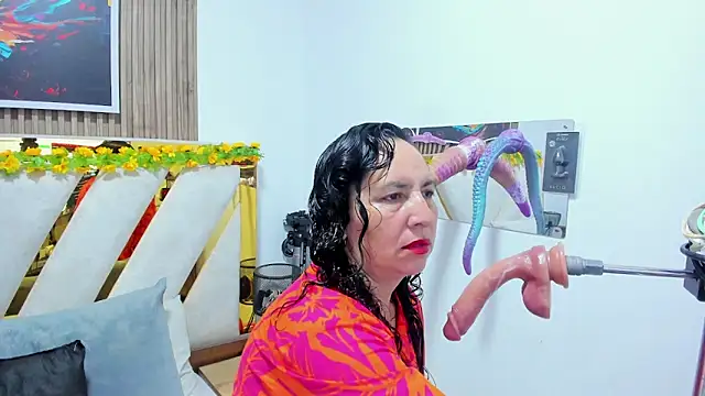 Luna Naughty1 online show from 06-09-26, 09:10