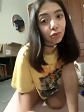 Snapshot of missapril0101 chatting on 04-06-26, 04:57 missapril0101 online show from 04-06-26, 04:57