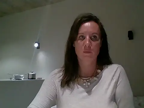 Snapshot of ALICAINWONDERLAND chatting on 09-27-25, 06:57 ALICAINWONDERLAND online show from 09-27-25, 06:57