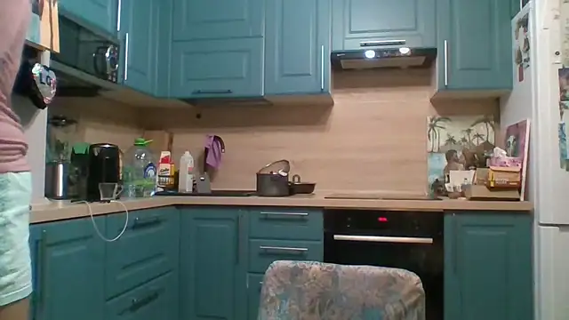 ALICAINWONDERLAND online show from 12-17-25, 05:30