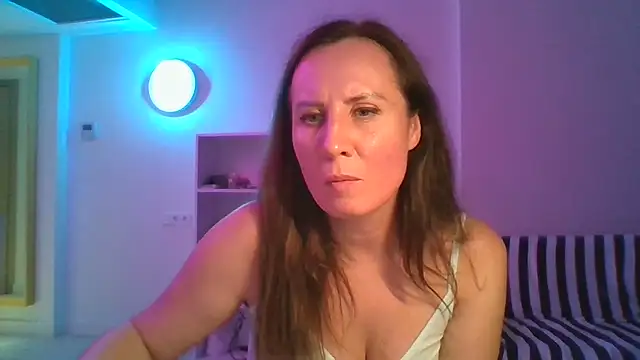 ALICAINWONDERLAND online show from 06-22-26, 07:33