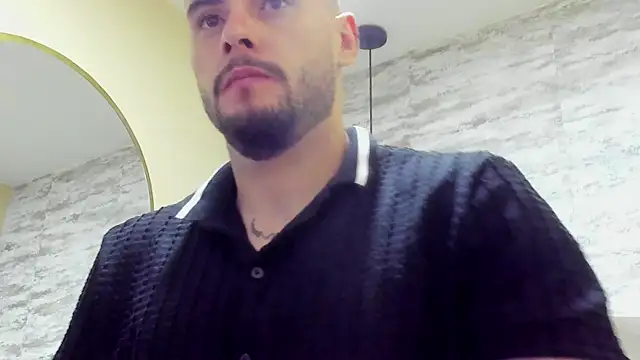 Snapshot of dominic_de_luca chatting on 06-20-26, 11:24 dominic de luca online show from 06-20-26, 11:24