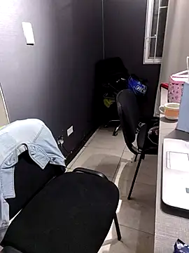 Venus Rivers online show from 09-20-25, 02:01