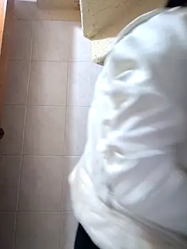 Venus Rivers online show from 09-29-25, 01:16