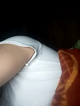 CoMay003 online show from 11-06-25, 05:19