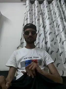 Snapshot of fckboy987 chatting on 05-25-26, 03:29 fckboy987 online show from 05-25-26, 03:29