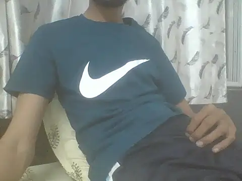 Snapshot of fckboy987 chatting on 06-12-26, 05:23 fckboy987 online show from 06-12-26, 05:23