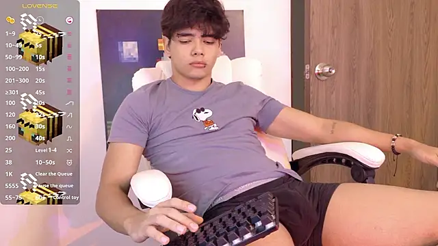 Snapshot of an_drew18 chatting on 02-03-26, 01:05 an drew18 online show from 02-03-26, 01:05