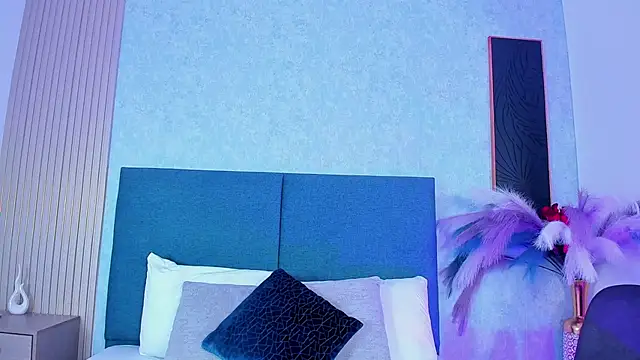 Laura Ivy online show from 03-27-26, 01:00