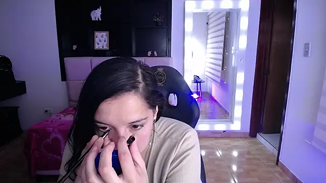 Agatha bellucci  online show from 12-03-25, 02:48