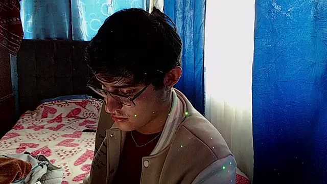 yesitwink  online show from 01-07-26, 06:54