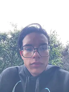 Snapshot of diegoand0911 chatting on 05-17-26, 03:30 diegoand0911 online show from 05-17-26, 03:30