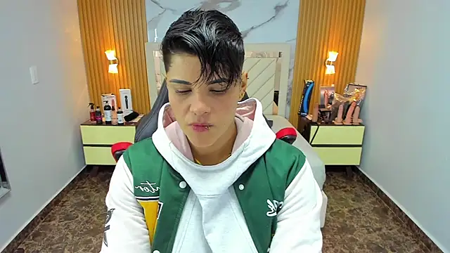 KAROLLJONES1 online show from 10-03-25, 03:03