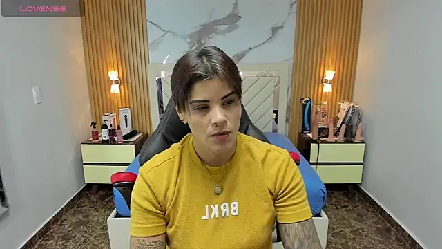 KAROLLJONES1 online show from 11-04-25, 07:13