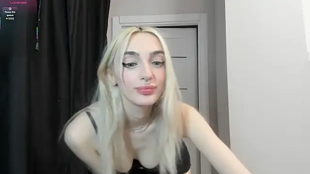 Snapshot of succubantra chatting on 07-04-26, 02:23 succubantra online show from 07-04-26, 02:23