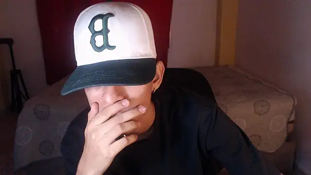 Snapshot of sung_yol chatting on 10-31-25, 08:43 sung yol online show from 10-31-25, 08:43