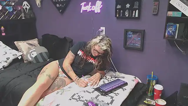 oddywithabody online show from 10-24-25, 05:26