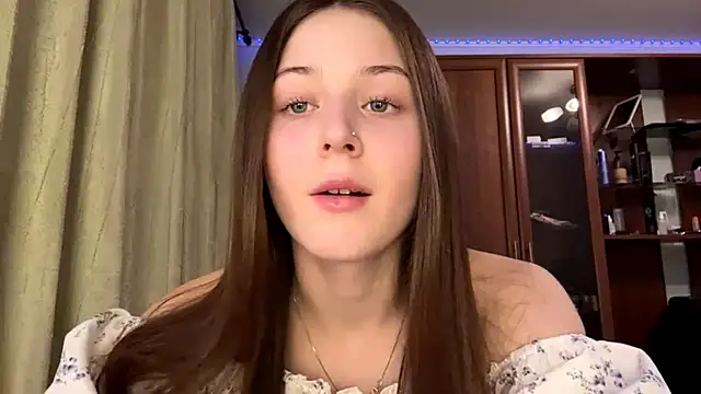 Adel strongwoman online show from 12-21-25, 04:14