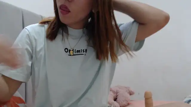 Dolly Peach  online show from 02-17-26, 05:52