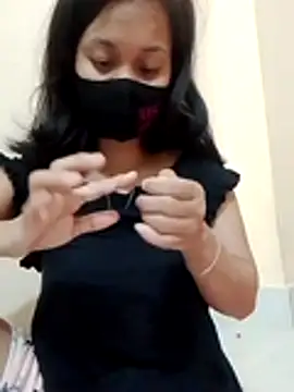 Snapshot of Sweet_Bindika07 chatting on 10-26-25, 03:29 Sweet Bindika07 online show from 10-26-25, 03:29