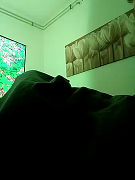 Snapshot of handsome8inchh chatting on 11-19-25, 12:21 handsome8inchh online show from 11-19-25, 12:21