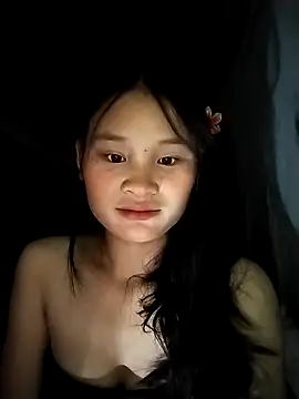 Snapshot of saronla_03 chatting on 10-10-25, 04:17 saronla 03 online show from 10-10-25, 04:17