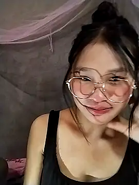 saronla 03 online show from 11-30-25, 07:01