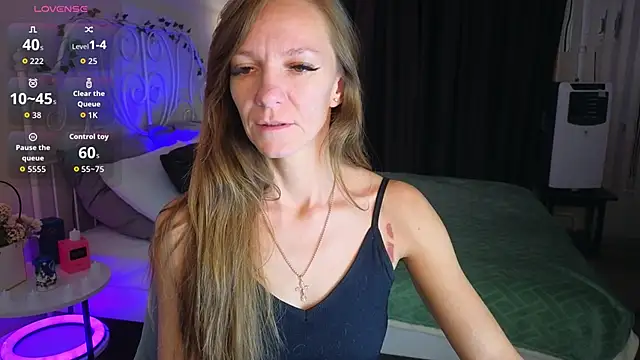 Jesica mooon online show from 11-15-25, 01:25