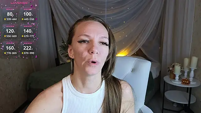 Jesica mooon online show from 03-06-26, 01:24